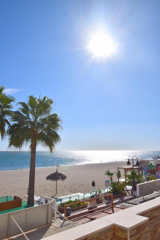 Ferienwohnung Carihuela 1ª Linea De Playa Torremolinos Exterior foto
